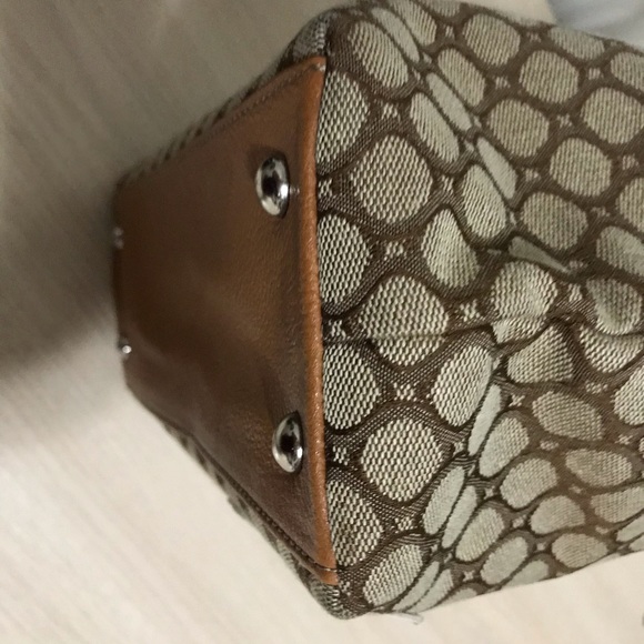 NINE WEST small tote 🌹 - Picture 8 of 15